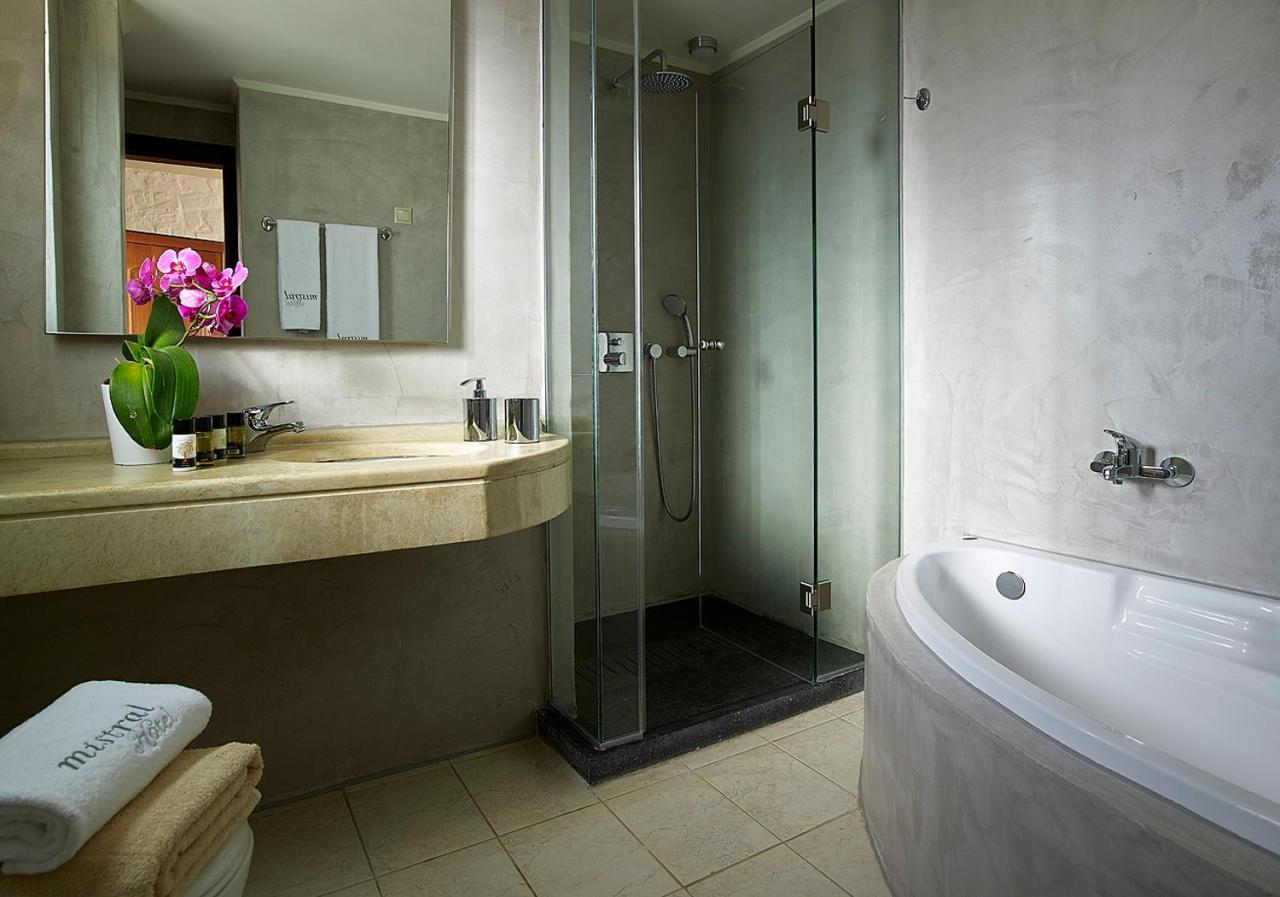 Mistral Hotel - For Solo Travelers Maleme Buitenkant foto