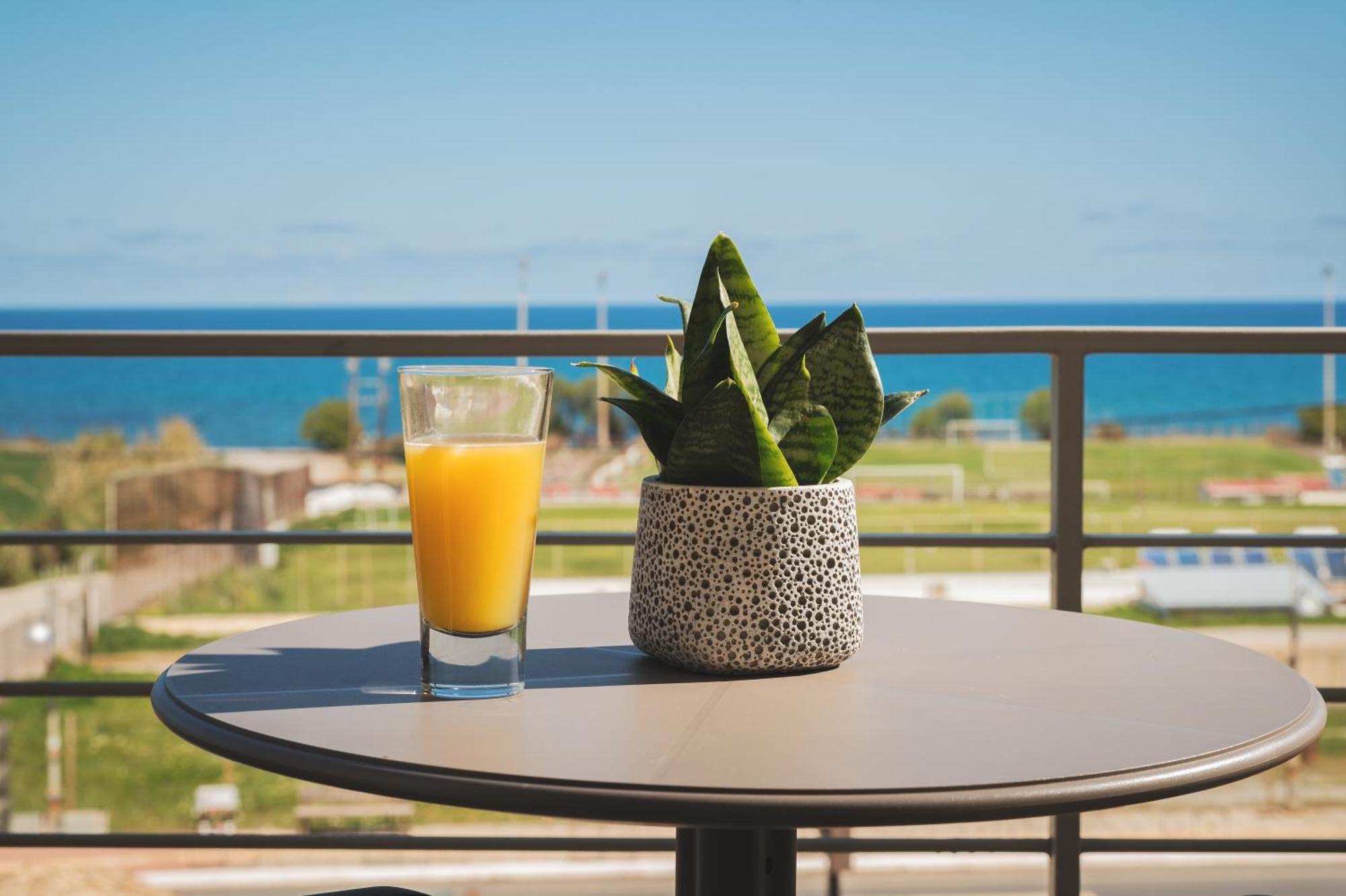 Mistral Hotel - For Solo Travelers Maleme Buitenkant foto